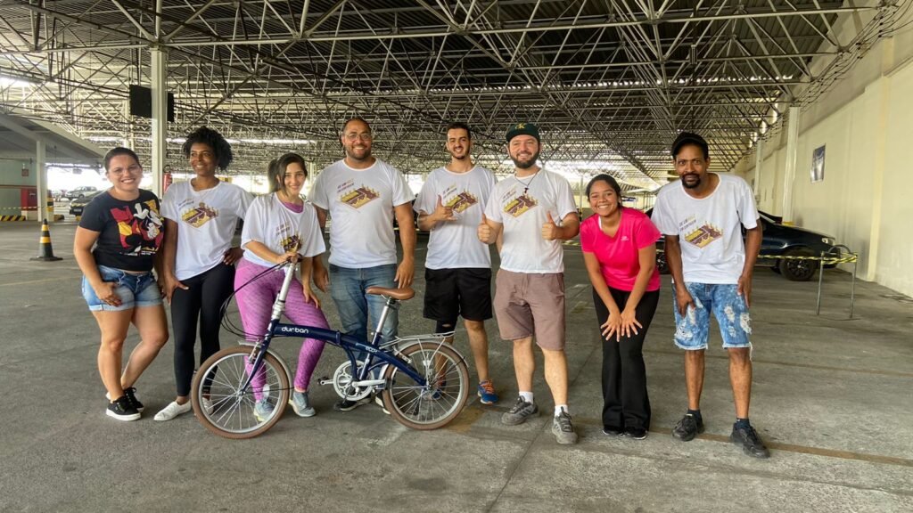 Projeto “DÊ UM ROLÊ” vai ensinar cidadãos de Contagem e de Betim a andarem de bicicleta