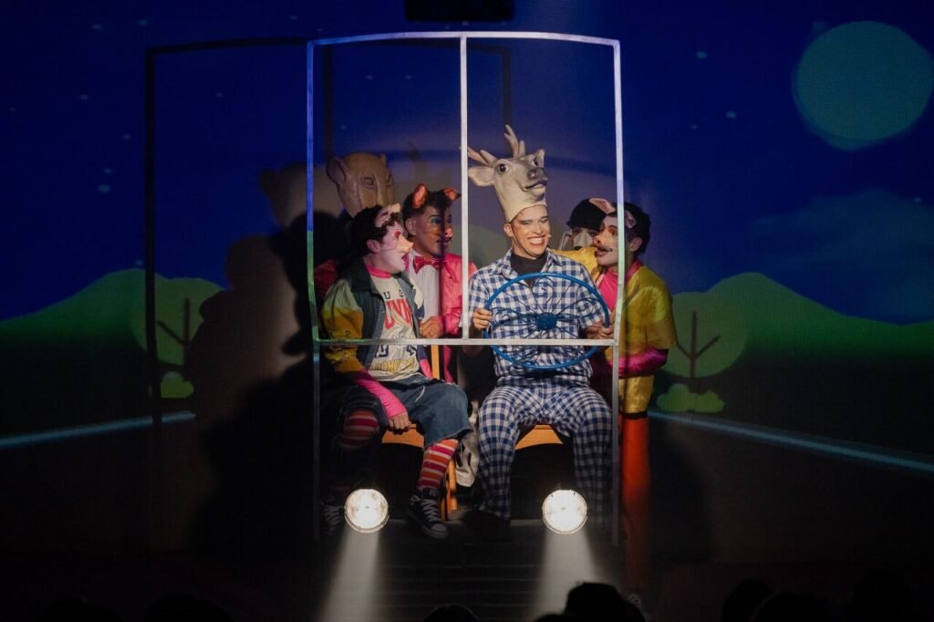 Diversão em Cena – Os Três Porquinhos: aventura e arte no Teatro Francisco Nunes