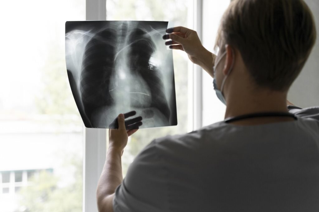 Combate à Tuberculose: Exames e Vacinação como Pilares no Controle da Doença