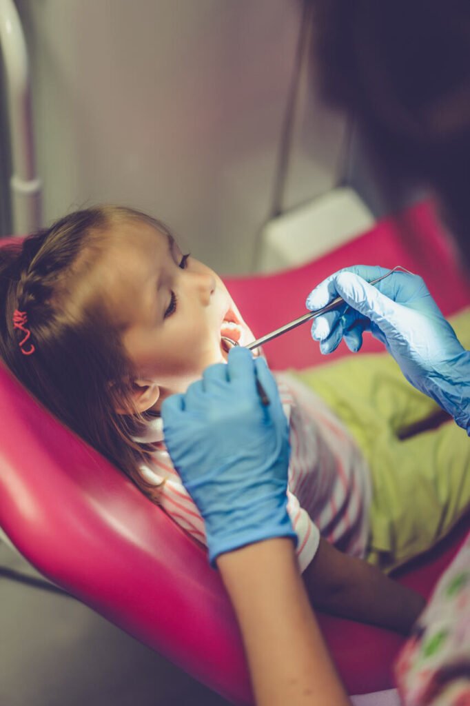 Quando levar a criança ao dentista pela primeira vez? 