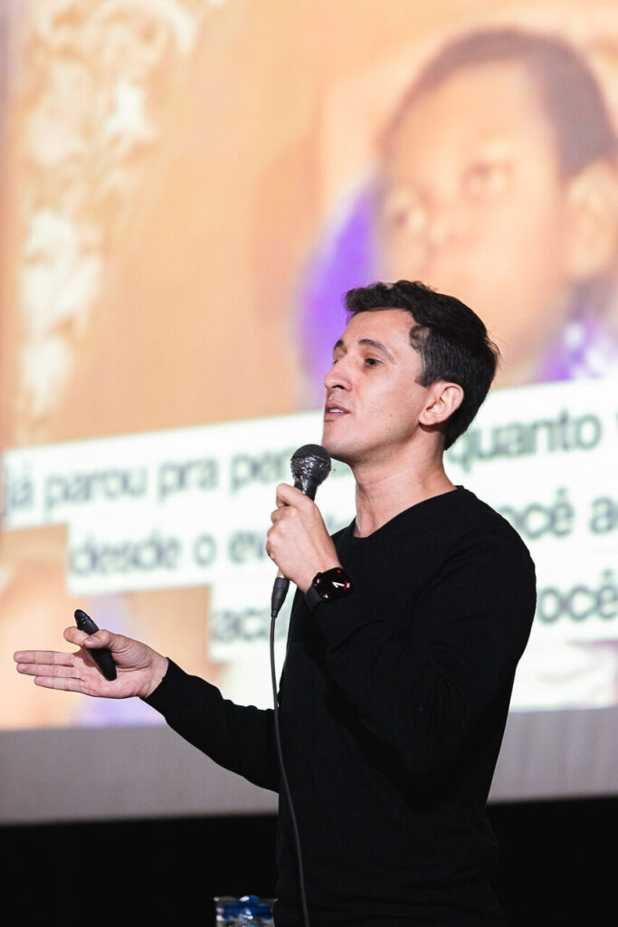 Rodrigo-Bueno_Credito-Valois-Studio_Easy-Resize.com_-683x1024 Rodrigo Bueno é o mais novo integrante do Clube Associativo dos Profissionais de Marketing Político (CAMP)