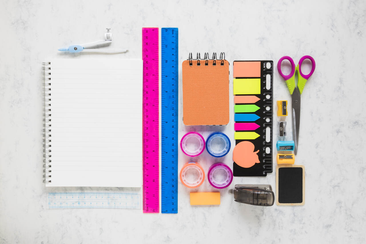 composition-stationery-tools-school-education_Easy-Resize.com_ Notícias
