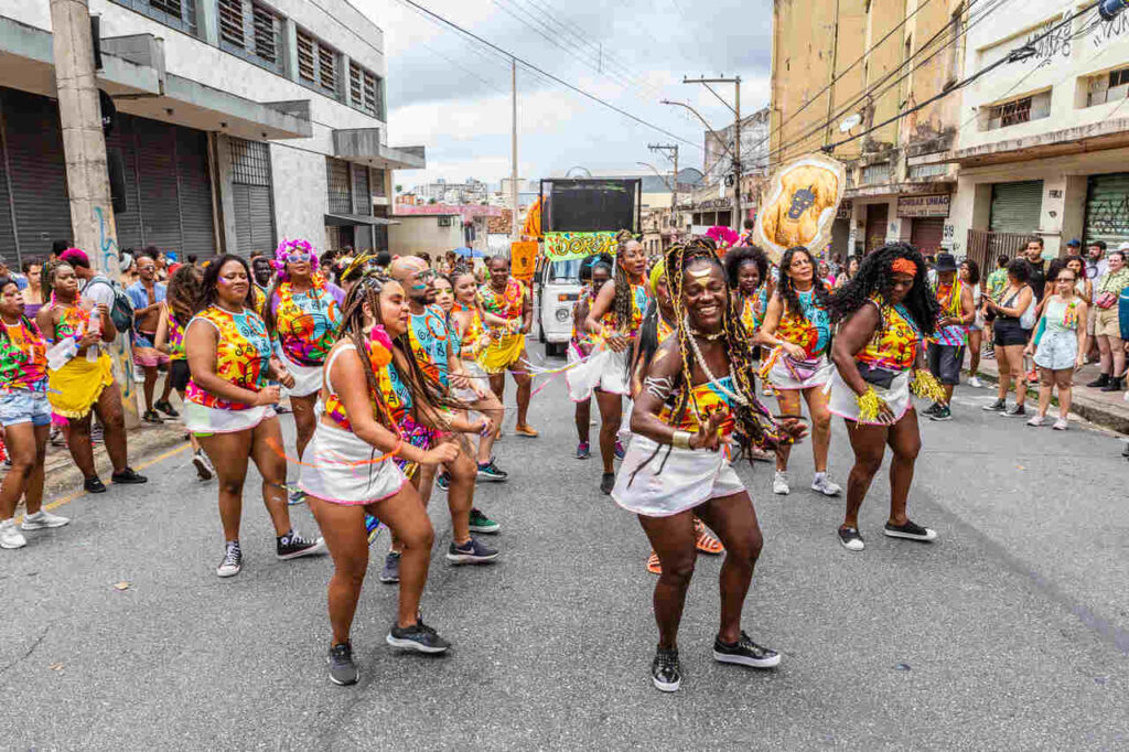 Orisamba_Cred-Patrick-Arley2_Easy-Resize.com_-1024x682 OriSamba comemora 10 anos de avenida no carnaval de BH