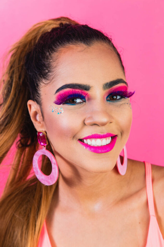beautiful-woman-with-various-colors-makeup-colorful-makeup-inspirations-party-carnival-makeup_Easy-Resize.com_-682x1024 Cuidados com a pele no carnaval: dermatologista dá dicas para curtir a folia sem prejudicar a saúde da pele