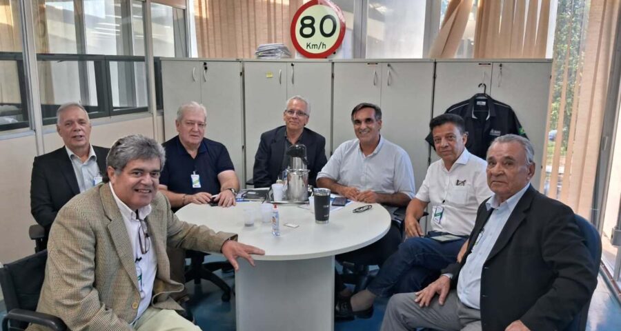 Representantes-do-SETCEMG-e-do-Movimento-Pro-Vidas-se-reuniram-com-o-juiz-federal-Claudio-Pina-Foto-Arquivo-Setcemg_Easy-Resize.com_-900x480 Notícias