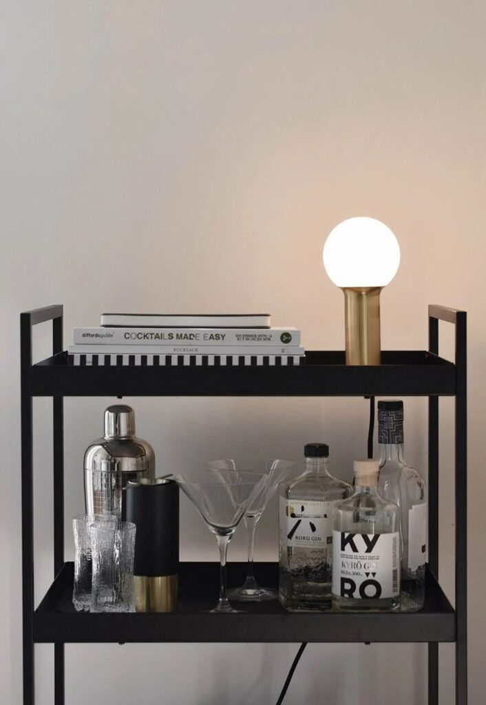 carrinho7_Easy-Resize.com_-706x1024 Arquitetura - Como usar o carrinho bar na decoração + 04 modelos por menos de R$ 400,00