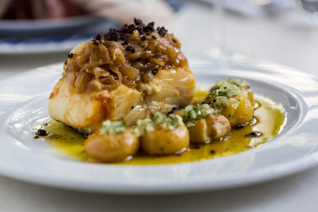 Bacalhau-a-lagareiro-Victor-Schwaner_Easy-Resize.com_-1024x682 Opções para almoço de Páscoa no DiamondMall