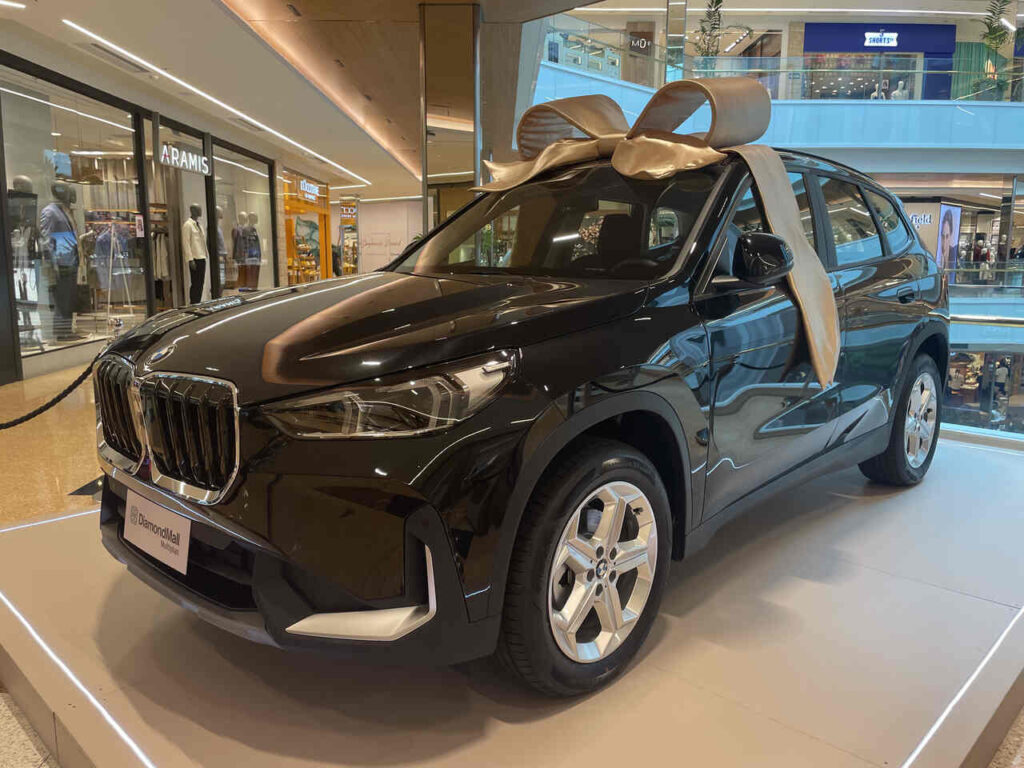 Carro-que-sera-sorteado-na-campanha-do-DiamondMall-Credito-Julia-Alves._Easy-Resize.com_-1024x768 Carros 0km e presentes especiais: otimistas com o Dia das Mães, shoppings de BH oferecem promoções para as compras do período