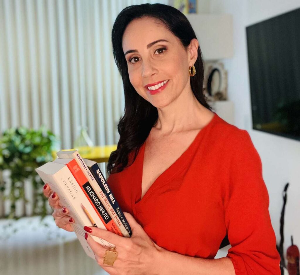 Cristiane-Leite_foto-Arquivo-pessoal_Easy-Resize.com_-1024x938 CMI/Secovi-MG promove evento para debater a relação entre sustentabilidade financeira e saúde mental no ambiente de trabalho