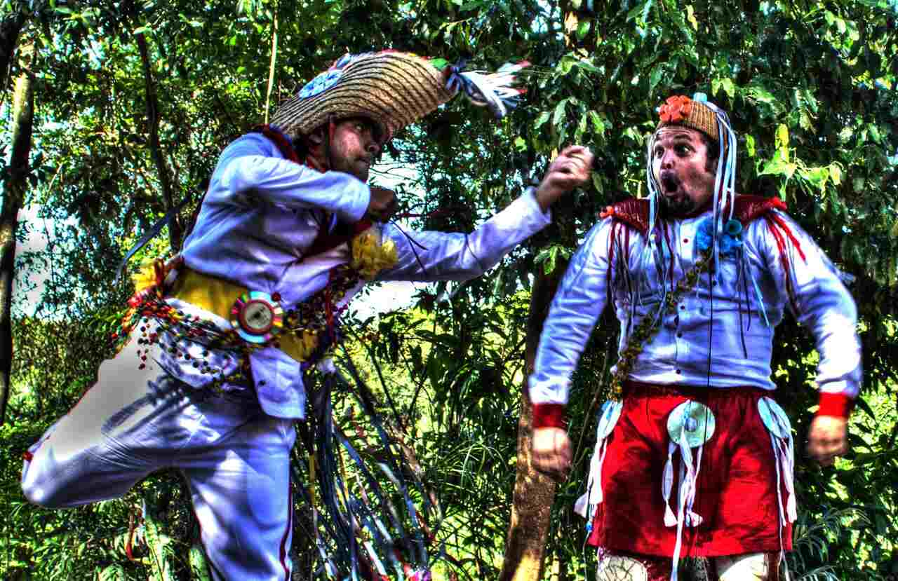 Fotos-O-Monstro-do-Lixo_Candongas_Aline-teixeria_4_Easy-Resize.com_ Notícias