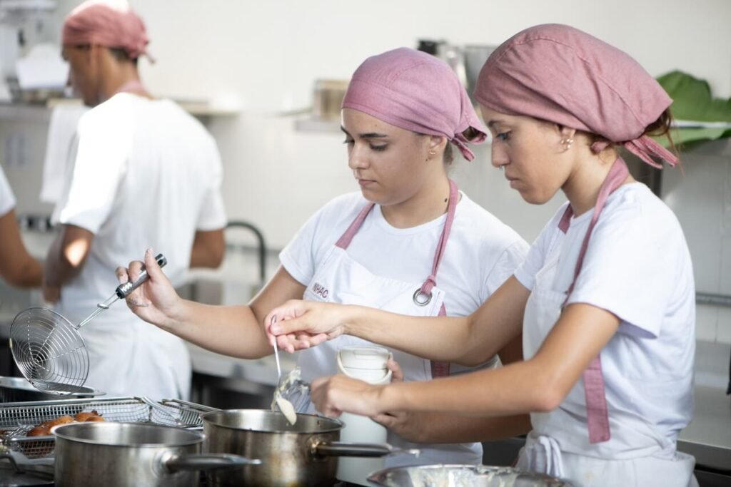 Quitandas mineiras: curso gratuito capacita mulheres empreendedoras da gastronomia em Minas