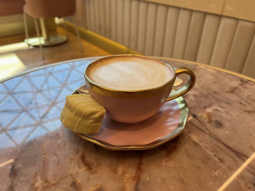 Cafe-servido-na-Isabela-Akkari-credito-Leticia-Bittencourt_Easy-Resize.com_-1024x768 Cafés especiais no DiamondMall: uma rota para apreciadores