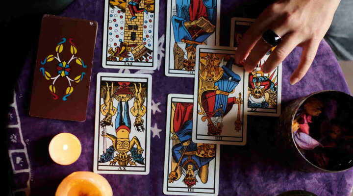 Dia do Tarot: descubra qual carta representa seu signo e o que isso revela sobre você