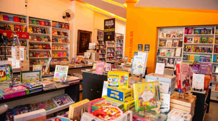 Feira do Livro a R$ 1 retorna à Savassi com mais de 40 mil títulos 