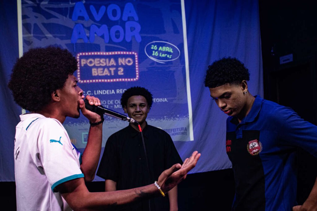 Slam Avoa, Amor leva poesia falada ao Aglomerado da Serra, com pocket show de Marquim D’Morais