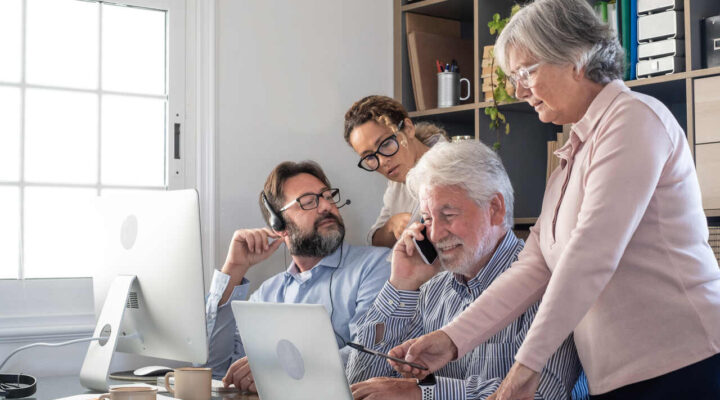 Comunicadores 50+: a experiência que a inteligência artificial ainda não tem