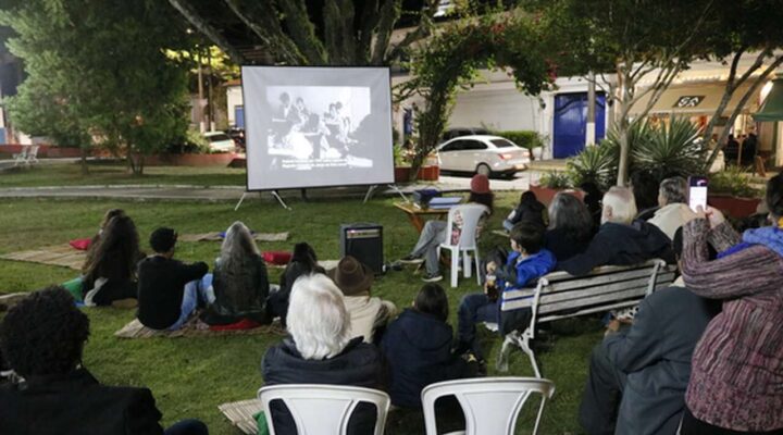 Projeto social busca apoio para manter acesso gratuito ao cinema nacional em regiões rurais de Minas Gerais