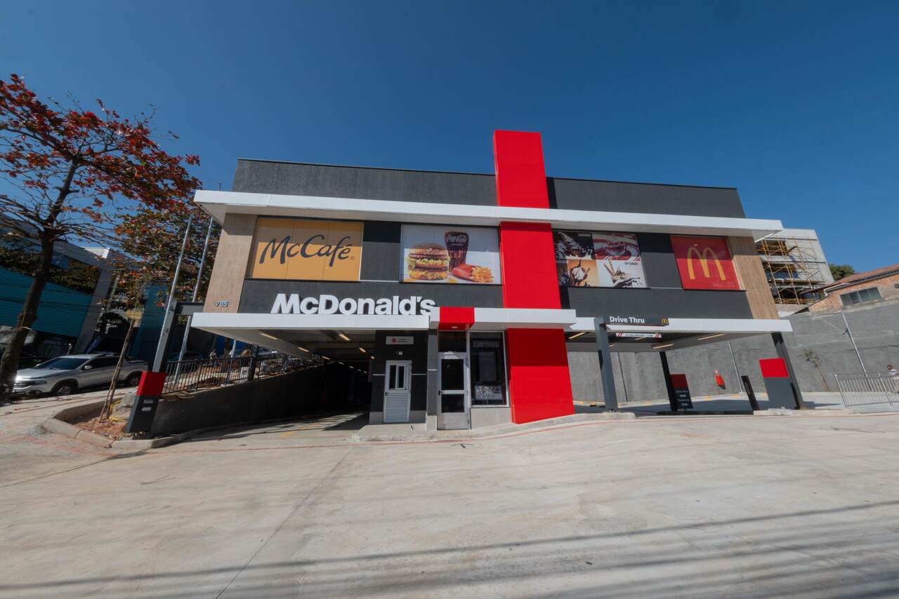 McDonalds-DribeThru-Barreiro_Easy-Resize.com_ Notícias