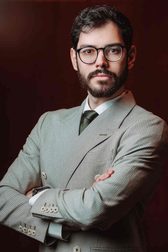R6-9440_Easy-Resize.com_-683x1024 O sucesso de "Homem com H" revela o poder da comunicação direta e autêntica