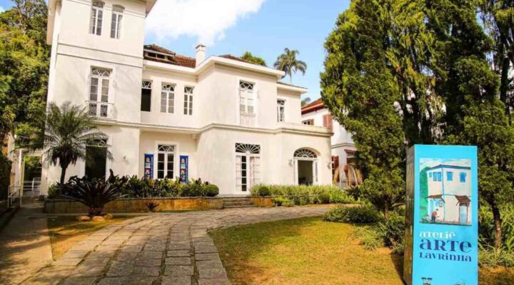 Exposição “Ateliê Arte Lavrinha” de artistas de Minas Gerais se despede neste domingo com programação gratuita na Região Serrana do Rio