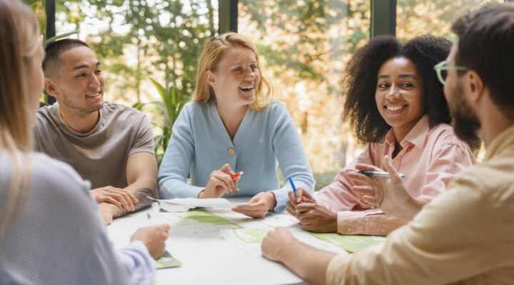 Recrutadora desenvolve programa de treinamento jurídico e comportamental para gestores 