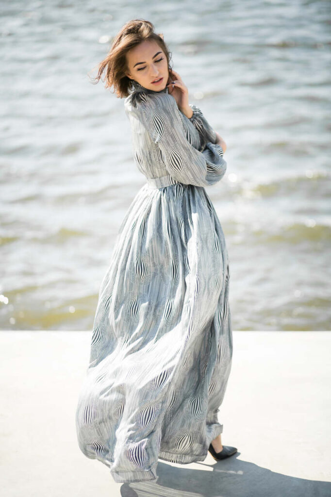 menina-em-um-vestido_Easy-Resize.com_-682x1024 Quando o vestido traduz a história de quem o veste