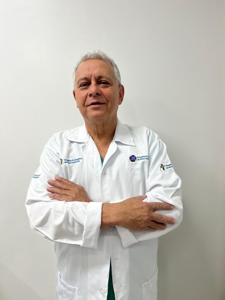 Dr.-Renato-Campolina-neurocirurgiao-do-Hospital-Evangelico-de-BH_Easy-Resize.com-1-768x1024 Prolactinoma é mais comum em mulheres jovens