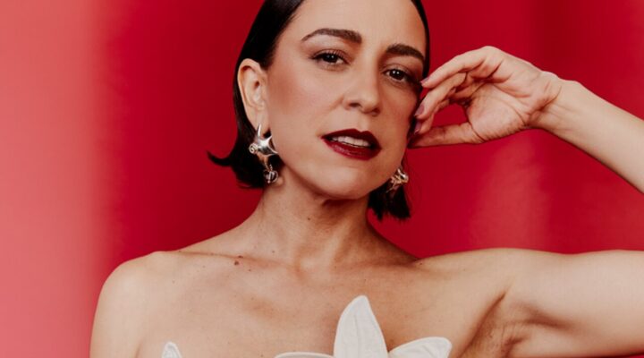 Roberta Sá se apresenta ao lado da Orquestra Opus no Cine Theatro Brasil