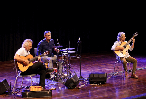Trio Baru celebra 20 anos em Belo Horizonte, no palco histórico do Museu Clube da Esquina