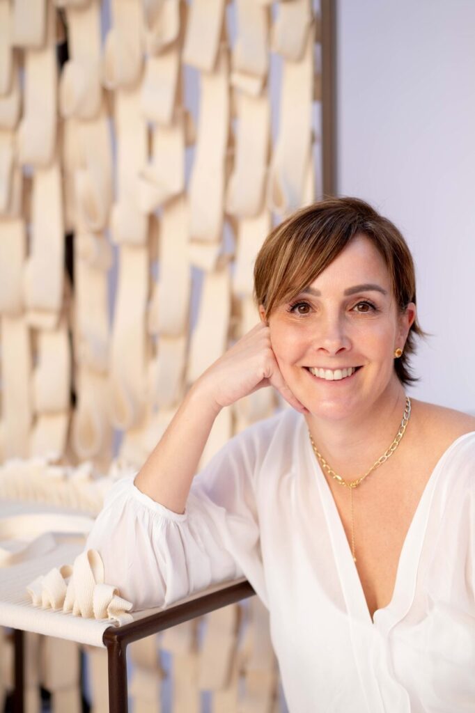 Cris-Marzagao-02-Foto-Lucas-Dorna_Easy-Resize.com_-682x1024 Cris Marzagão Casa Oficina: um espaço para criar, tecer, tramar e receber!