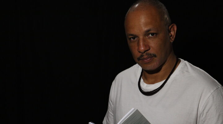 Leo Gonçalves lança o livro Marselhesa para Sangues Impuros 