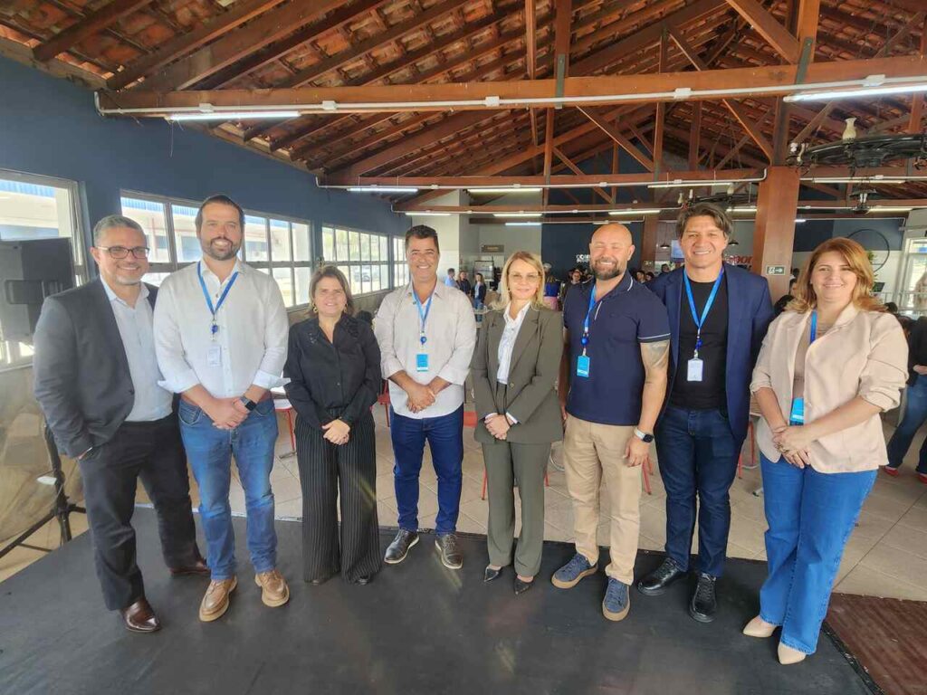 20251024-123133_Easy-Resize.com_-1024x768 Autoridades visitam sede da Hypofarma e destacam papel da indústria no desenvolvimento de Ribeirão das Neves