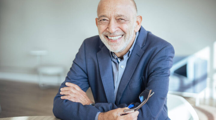 Alexandre Kalache, médico referência em envelhecimento, lança em BH livro sobre como viver mais – e melhor