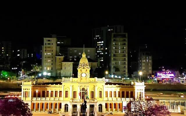 BHIP ilumina pontos icônicos de BH em referência ao Outubro Rosa