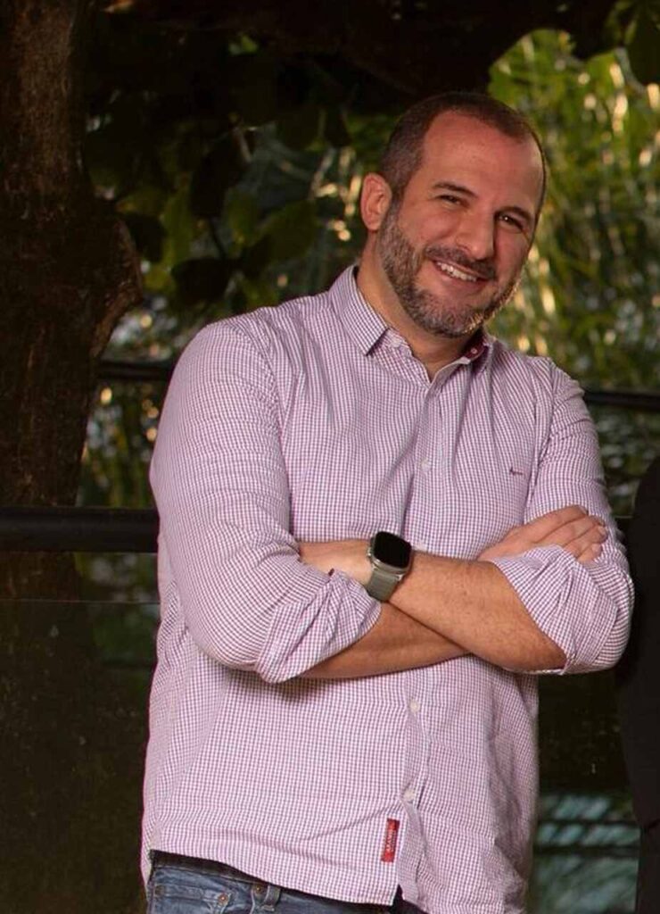 Imagem-do-WhatsApp-de-2025-10-02-a-s-15.22.04-2fabd7cf_Easy-Resize.com_-740x1024 Campanha do Crea-MG reforça a importância do profissional registrado