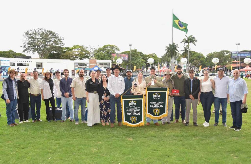 Premiacao-na-21a-Expobrahman-1_Easy-Resize.com_-1024x668 Brahman brasileiro impressiona estrangeiros na 21ª ExpoBrahman