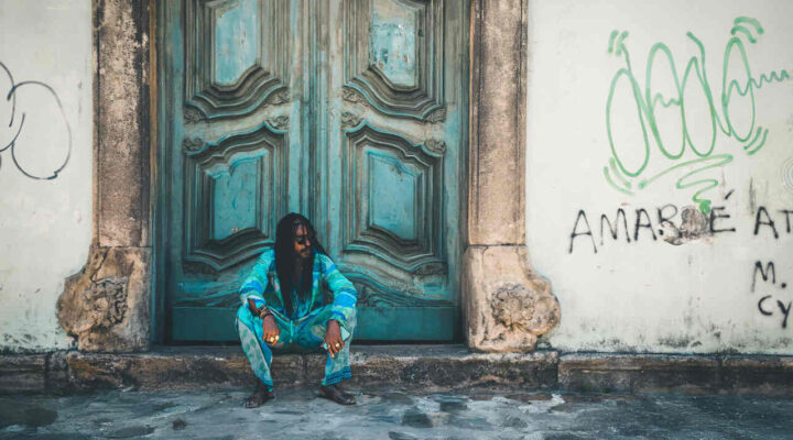 Seu Jorge apresenta “Baile à la Baiana”, turnê inédita que chega em BH, no dia 20 de dezembro no BeFly Hall