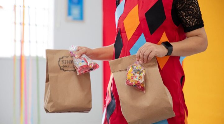 Comida que Abraça realiza campanha de arrecadação de recursos para ações do mês das crianças
