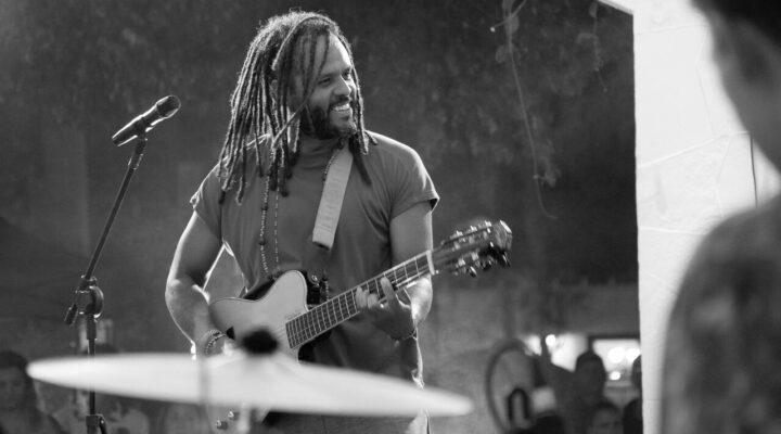 Mês da Consciência Negra: shows de Stênio Neves em BH promovem reflexão sobre a força da cultura afro-brasileira