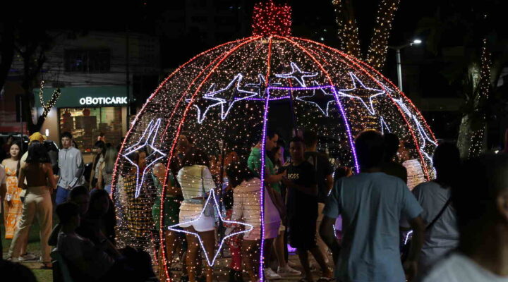 Vila do Papai Noel, gastronomia, artesanato, música e muito mais: é Natal em Itaúnna/MG