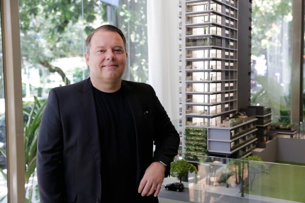 Aurelio-Rezende-baixa_Easy-Resize.com_-1024x682 Tendência de imóveis compactos se consolida nas grandes cidades brasileiras