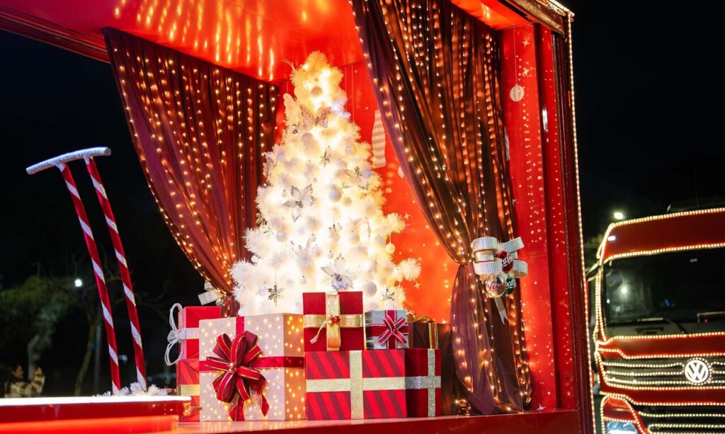 Caravana-de-Natal-KOF-2025_detalhe_foto-Junior-Dias_Easy-Resize.com_-1024x613 Com ações de sustentabilidade e inclusão, Caravana de Natal da Coca-Cola FEMSA Brasil percorrerá oito cidades de Minas Gerais em 2025