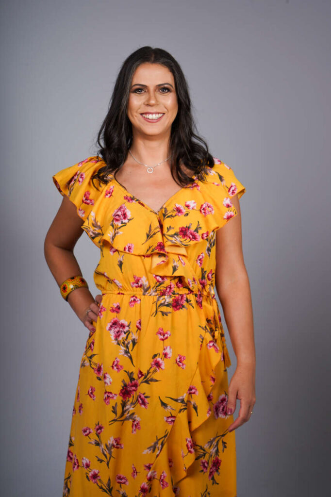 Fernanda-2022-@casaestudio-1-4-_Easy-Resize.com_-682x1024 Fernanda Emediato participa de evento em Belo Horizonte com leitura e sessão de autógrafos