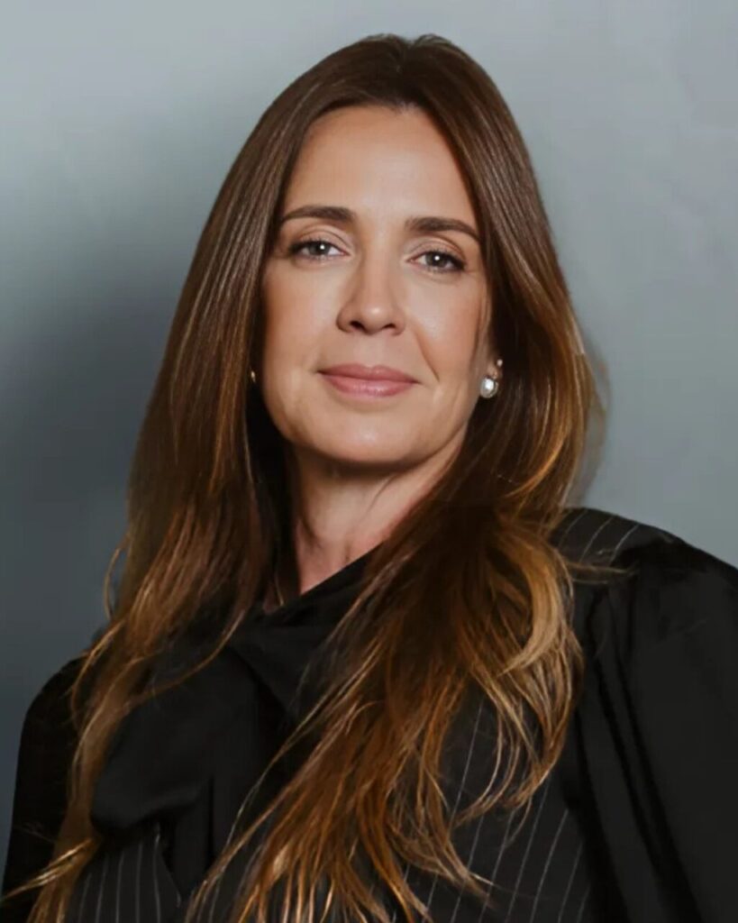 Hellen-Mundim-819x1024 O destino da sua marca é muito mais do que a soma das suas lives