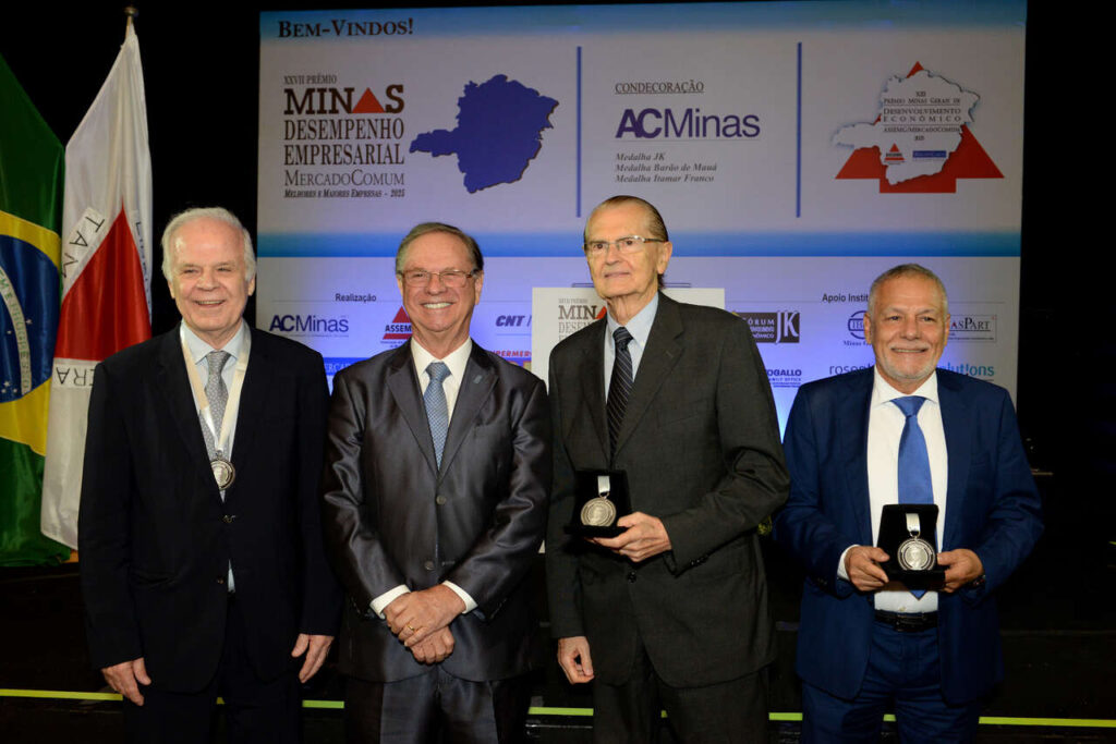 M-42_Easy-Resize.com-1-1024x683 ACMinas entrega Comendas JK, Barão de Mauá e Itamar Franco a lideranças de destaque em 2025
