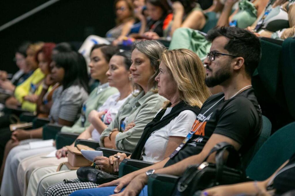 POSE-7410_Easy-Resize.com_-1024x682 Evento no Museu Inimá de Paula debateu sobre o abuso infantil e mobilizou a sociedade em BH