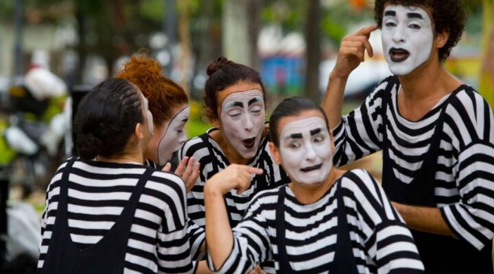 Primeiro Ato circula espetáculo Quebra-Cabeça por Mateus Leme, Confins, Brumadinho e Caeté em ação gratuita pela região metropolitana de BH