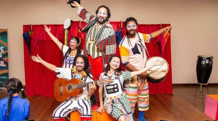 Trupe Sons do Brasil retorna a Catas Altas com espetáculo gratuito na Praça José Bernardo de Magalhães