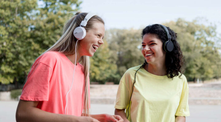 Dia Nacional de Combate e Prevenção à Surdez: Especialista lista 5 dicas para o uso seguro de fones de ouvido