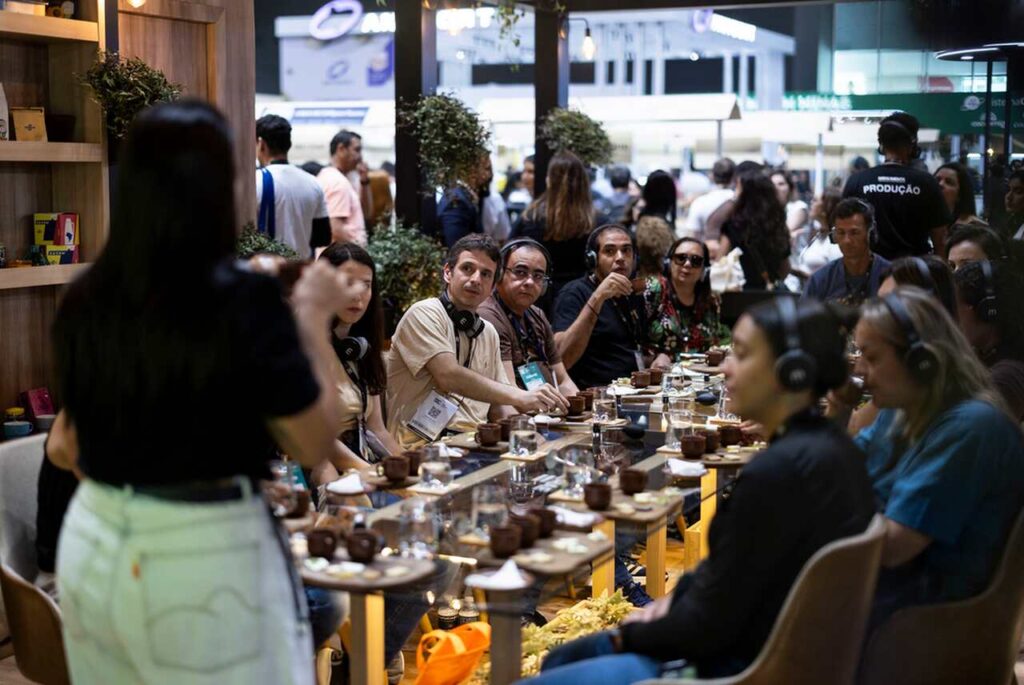 sic-2025-3-1024x685 Primeiro dia da Semana Internacional do Café 2025 destaca inovação, sustentabilidade, tecnologia e oportunidades no mercado global cafeeiro